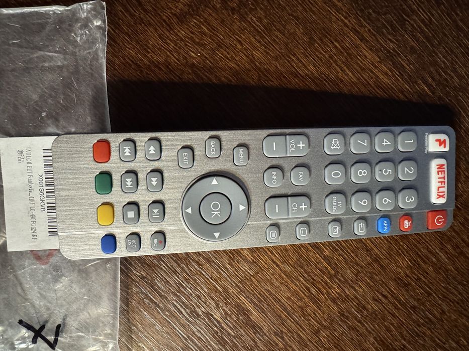 pilot zdalnego sterowania Sharp Aquos, dedykowany do telewizorów Smart TV serii LC.