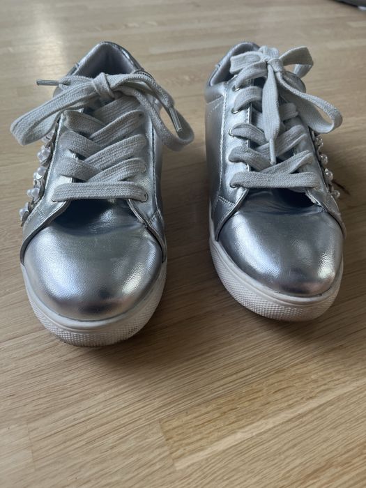 Srebrne buty sneakersy trampki dla dziewczynki 35 Xti