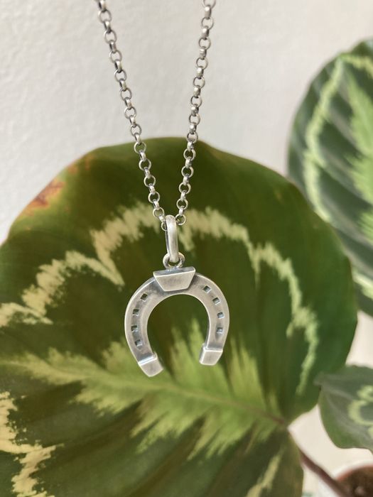 Wisiorek podkowa srebrna