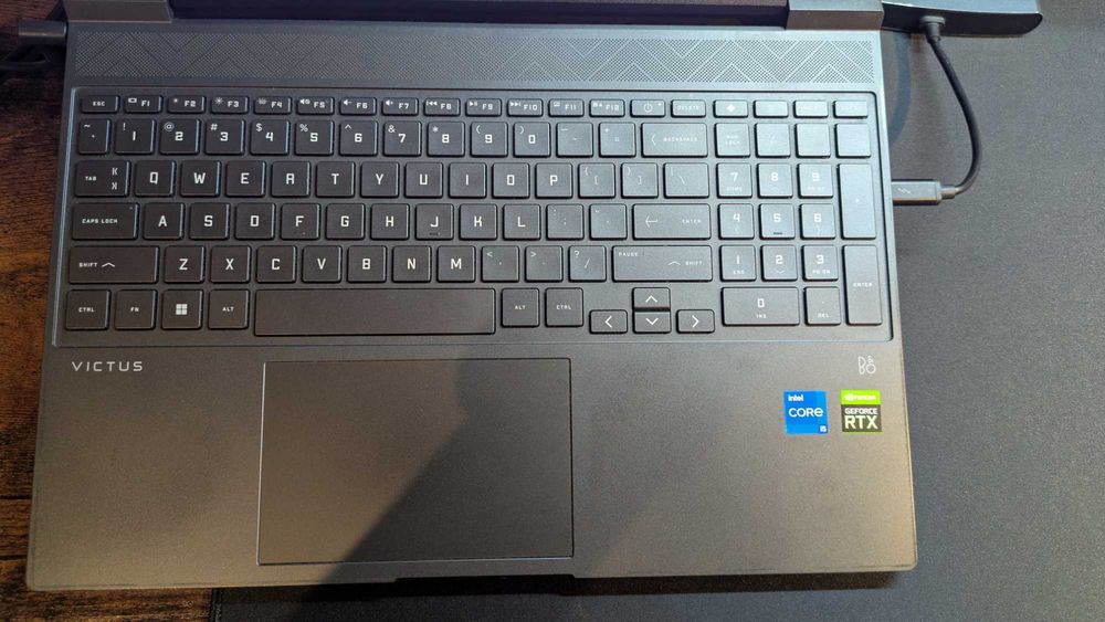 Portátil Gaming HP Victus 15 (i5 | 32GB RAM | RTX 3050) + Extras