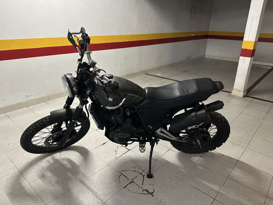 Suzuki Dr650 alterada