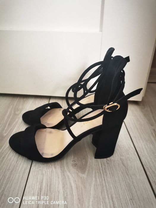 Sandały damskie na obcasie