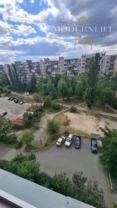 Продаж 1к квартири вул. Мілютенко 11а
