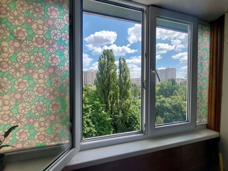 Продам 1-кімнатну, вул. Героїв Маріуполя 9, М Іподром