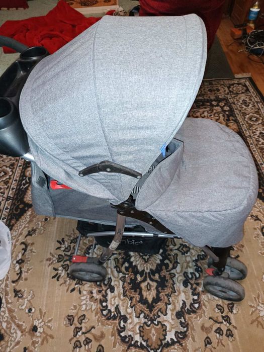 Дитяча коляска для прогулянок
