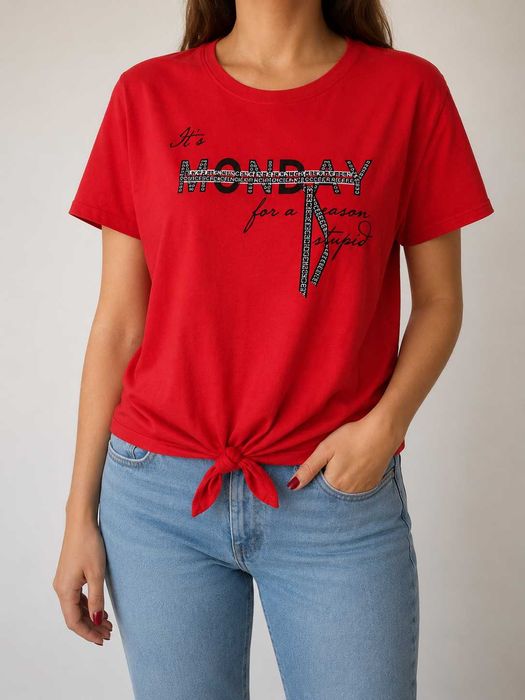 T-Shirt Vermelha "Monday" - Atrativa Moda