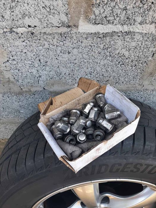 Продаються колеса Bridgestone 255/65 R17
