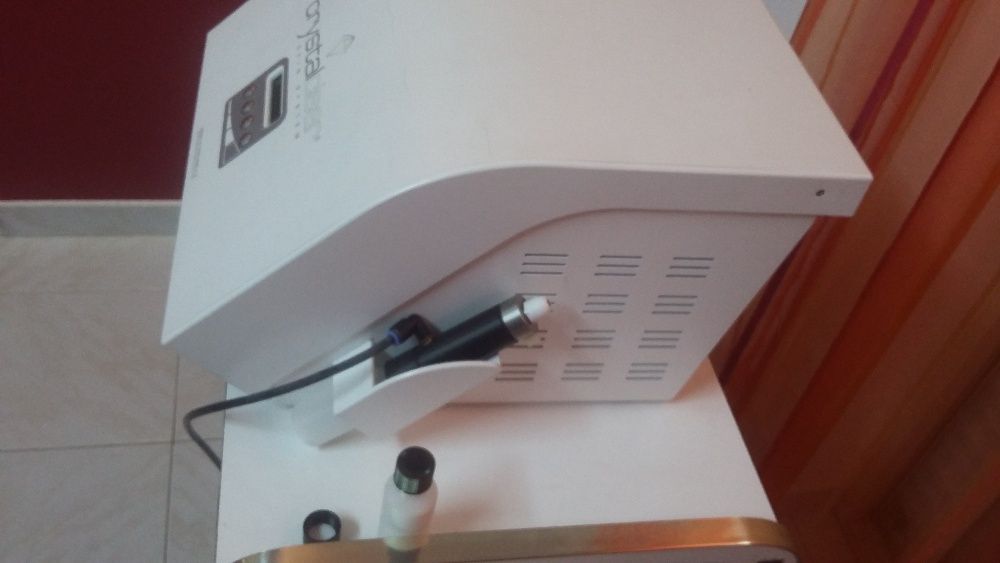 Aparelho de Esfoliação/Peeling e Dermomicrobrasão "Crystal Clear"