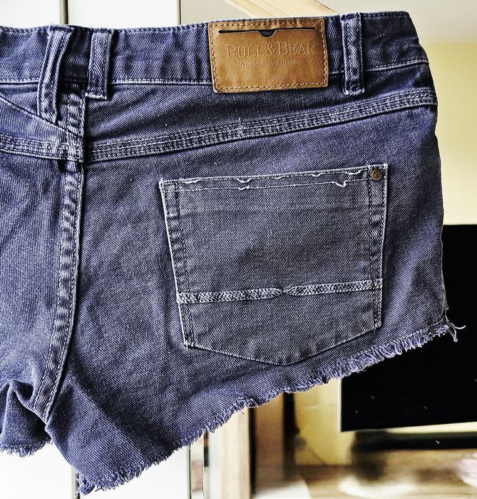 Granatowe krótkie jeansowe spodenki, Pull & Bear, rozm 36