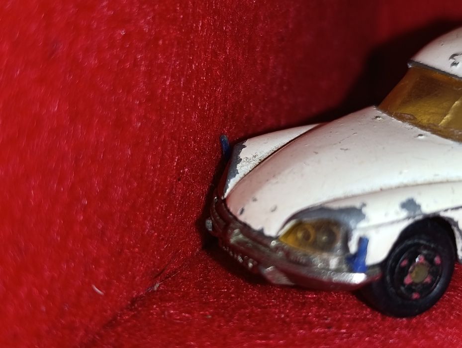 Majorette Ambulância DS 21