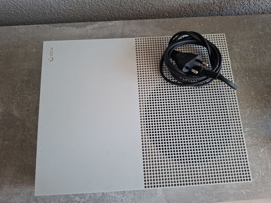 Sprzedam konsole Xbox one S