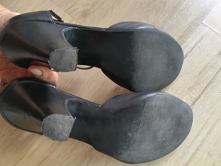Buty na obcasie bon prix
