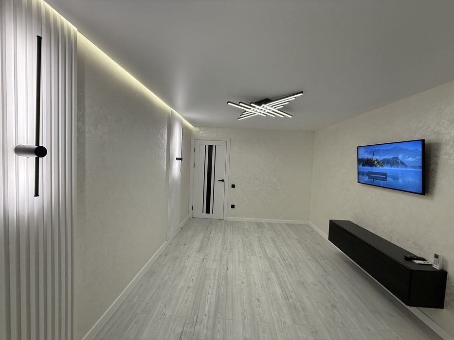 Перша Здача! 2 кімнатна з роздільними кімнатами вул. Небесної Сотні