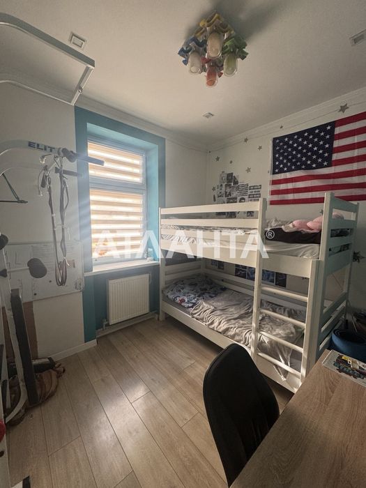 Продаж півособняку в центрі міста