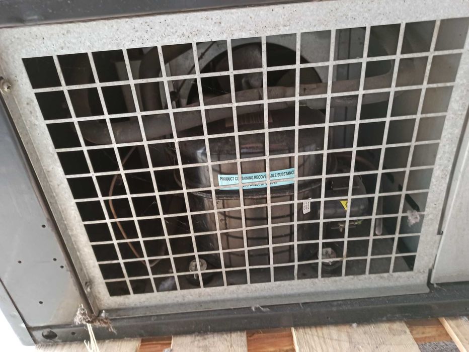 Automat vendingowy do napoi zimnych ZETA / Dixie-Narco P1220