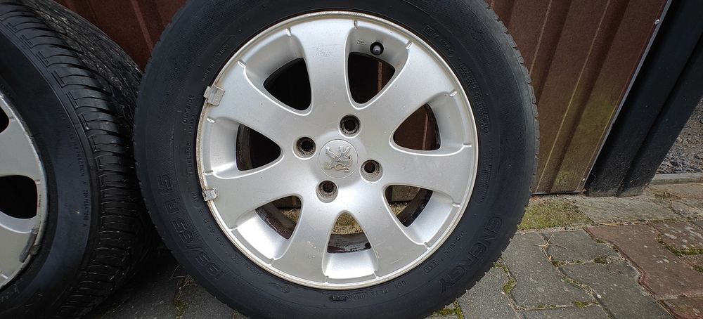 Felgi aluminiowe  (  r15     ) Peugeot  307 /2006