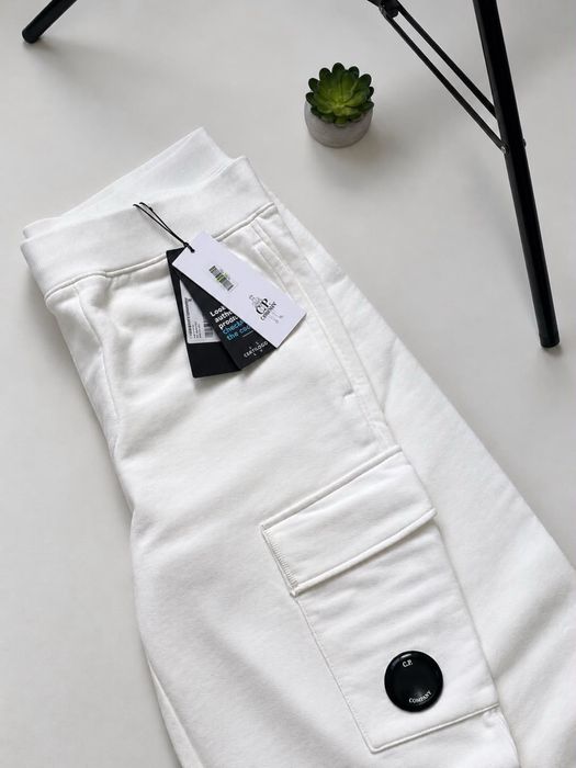 Спортивні штани карго C.P. Company Diagonal Raised Fleece Lens White. Оригінал