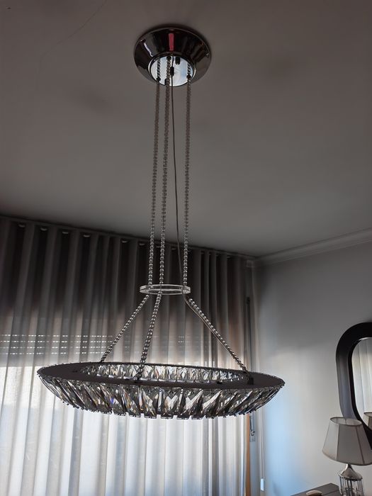 Candeeiro o de sala com 2 tipos de luzes