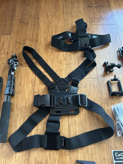 GoPro Hero 4 Silver - praktycznie nowa, z bogatym zestawem akcesoriów!