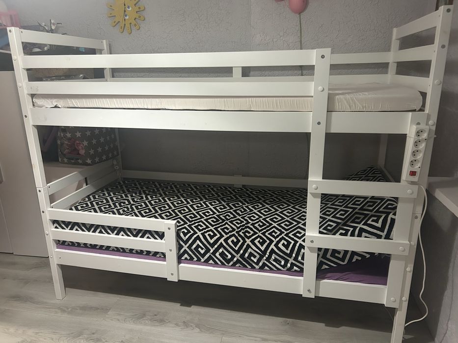 Łóżko pietrowe+3 materace