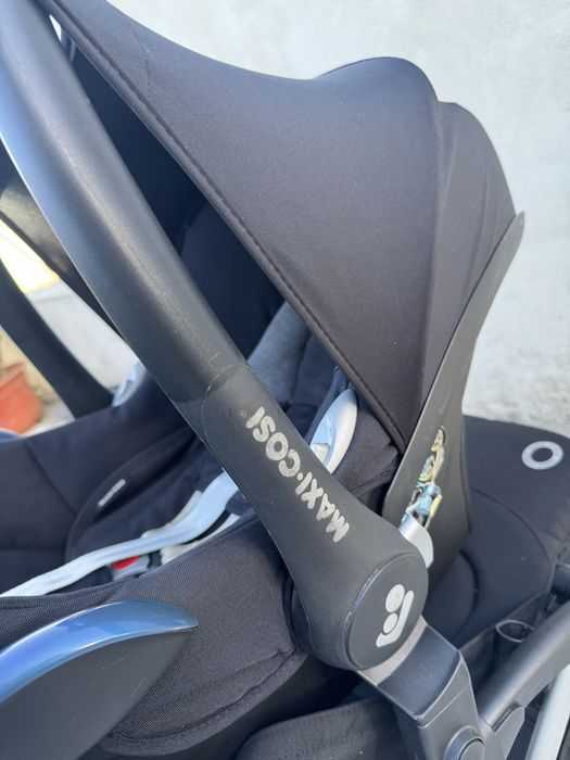 Babycoque Maxi-cosi e carrinho Bebé Confort