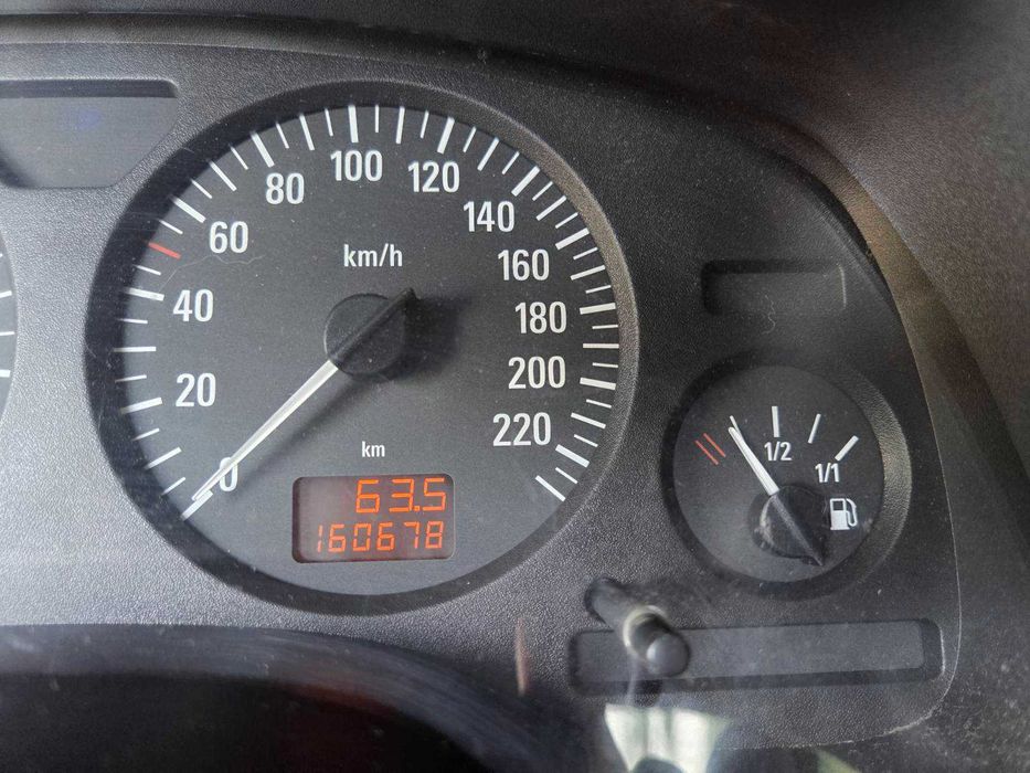 Продам Opel Astra 2006р. Один власник з автосалону, рідний пробіг!