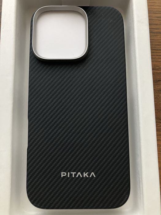 Чехол iPhone 16 Pro  Pitaka Ultra-Slim Case