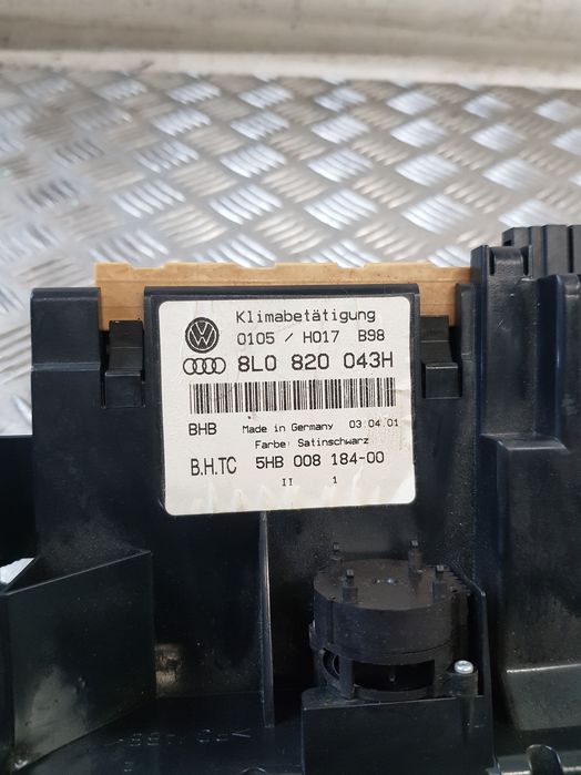 Panel Nawiewu Klimatyzacji 8L0820043H Audi A3 8L 01R-