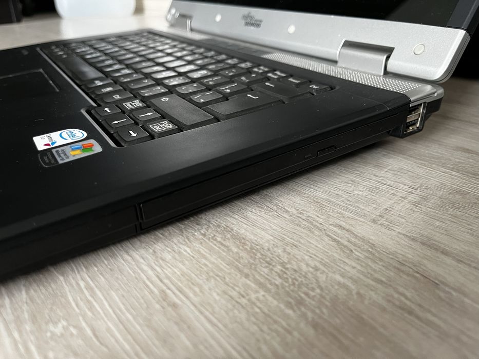 Laptop Fujitsu Siemens Amilo Pro + torba