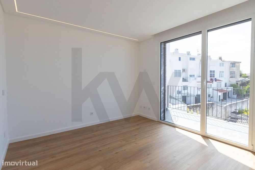 Moradia em condominio com jardim e piscina privados