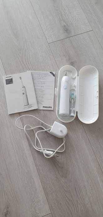Szczoteczka soniczna Philips Sonicare nowa plus etui i końcówka HX3210