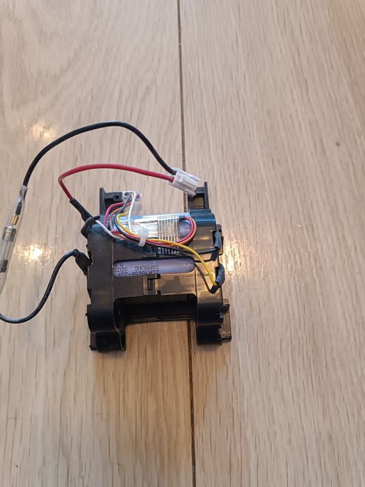 _ Odkurzacz pionowy Bosch 14.4V Readyy'y Lithium-bateria, akumulator