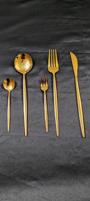 Zestaw złotych sztućców podtalerze, 30 kompletów lub na sztuki