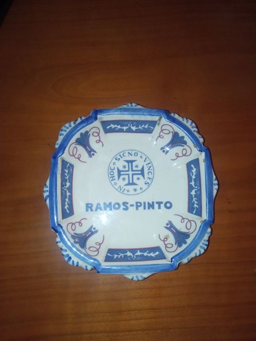 Cinzeiro ramos-pinto