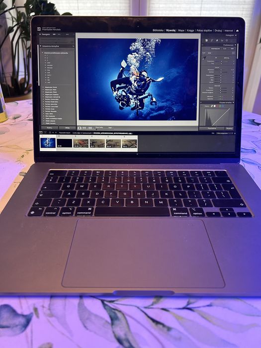 MacBook Air M2 8GB 15,3” 256Gb 2023r. jak nowy