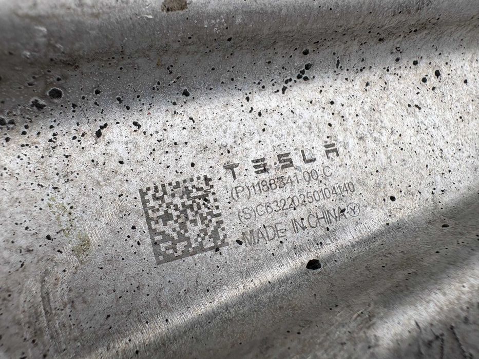 В наявності! Ричаг підвіски Tesla M3 передній нижній та повздовжній