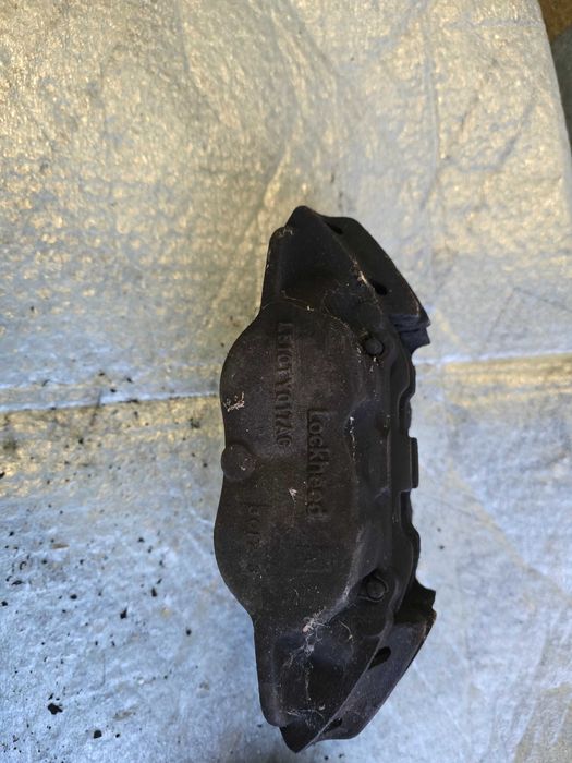 zaciski hamulcowe przód Land Rover Defender