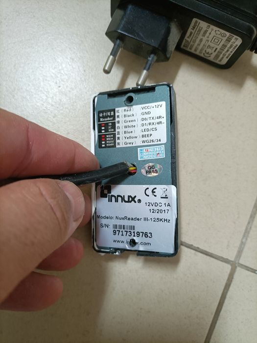 Fechadura de porta magnética