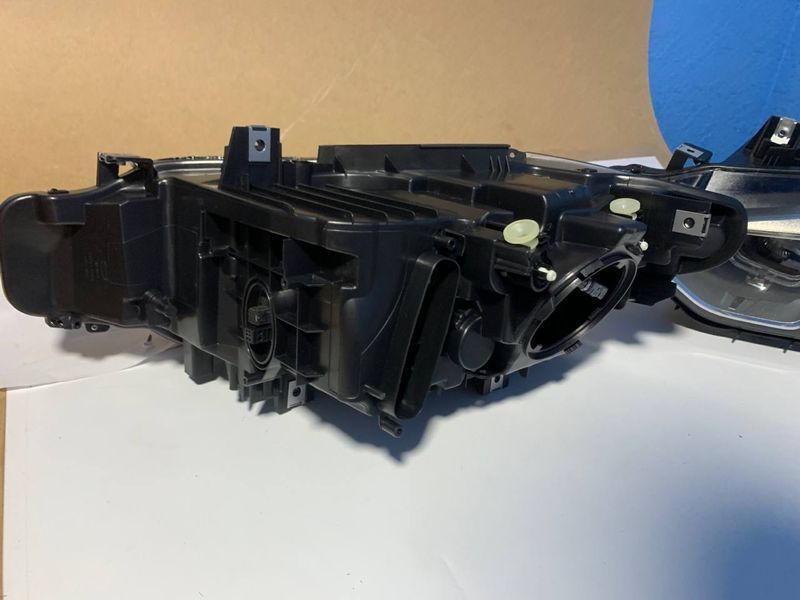 Фары оптика Bi Xenon BMW F30 F31 рестайл 63117339389 63117339390