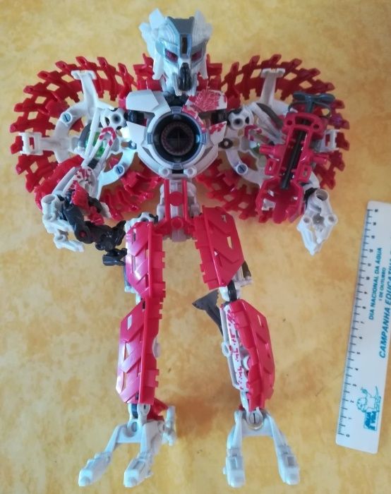 Dragão Megabloks e Robot articulado