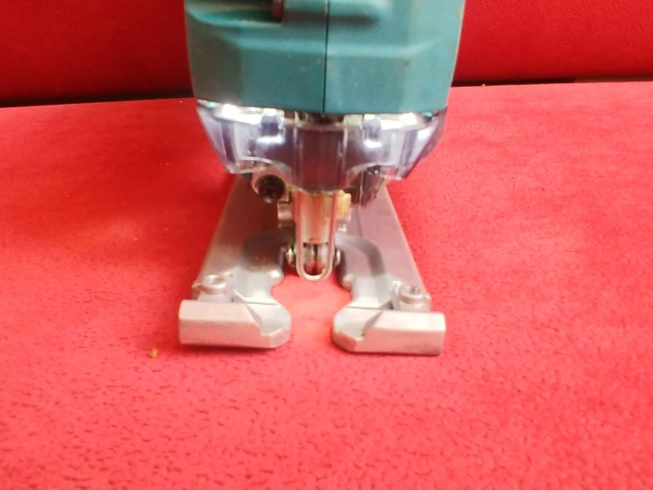 wyrzynarka Makita djv180