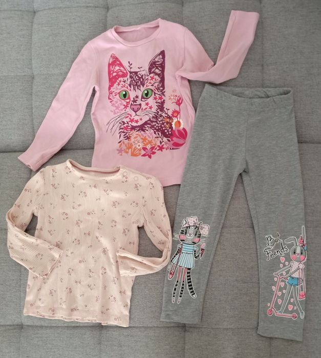 Модный комплект вещей :кофточки,лосинки 92 р