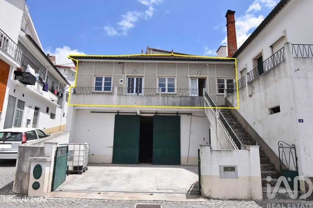 Habitação T3 em São Miguel, Santa Eufémia e Rabaçal de 154,00 m2