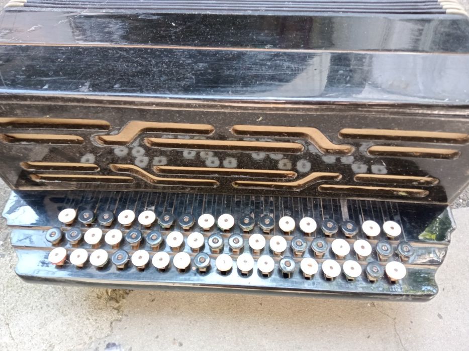 Продам аккардион,баян.