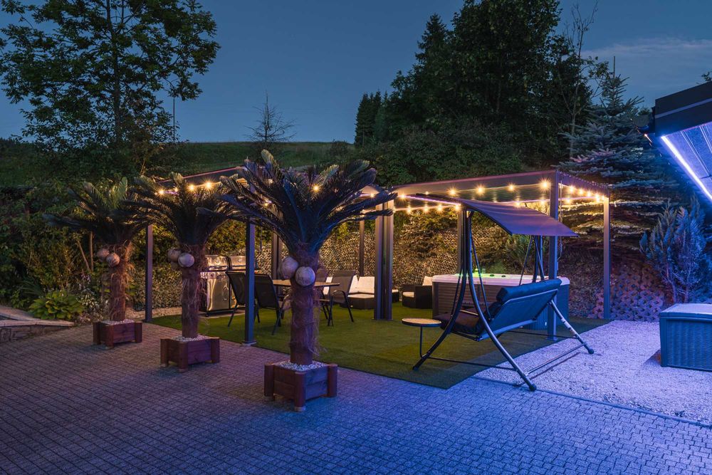 Apartament Domek Nastrojowy LOVE SPA JAUCUZZI w pokoju na wyłączność na życzenie śniadanie do pokoju strefa grill wypoczynek jacuzzi  rowery E-bike