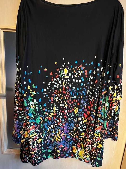 Czarno-kolorowa nowa bluzka 48/50