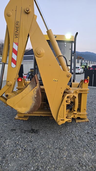 Venieri 8.23 4x4 koparko ładowarka