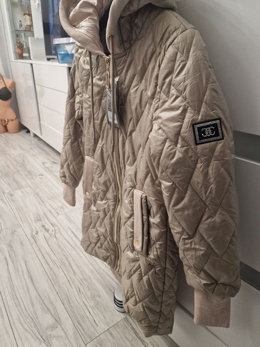 Kurtka S nowa z kapturem