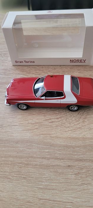 .Miniatura Ford.