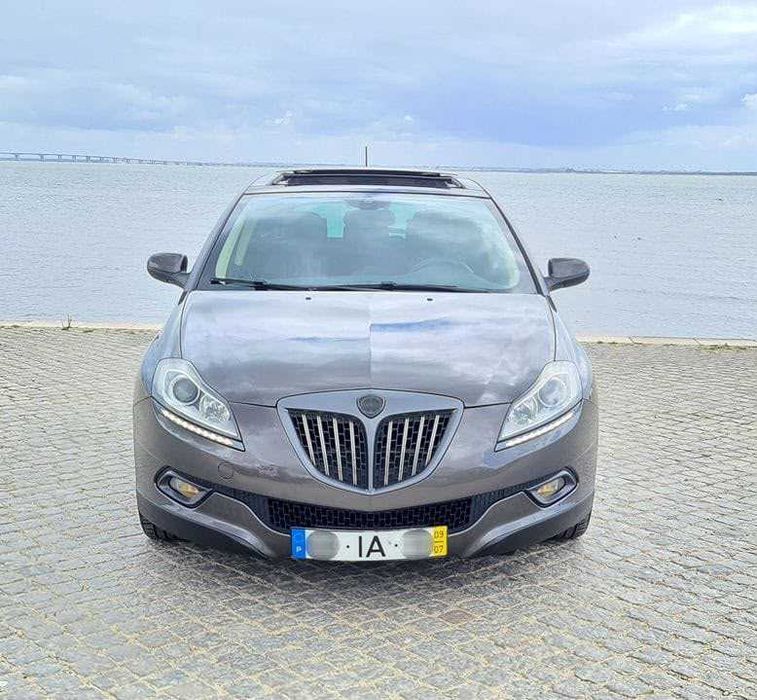 Carro Lancia Delta, Diesel 120 cv, teto panorâmico.